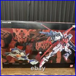 Hobby Strike Rouge + Skygrasper 1/60 Bandai Perfect Grade Action Figure Bandai